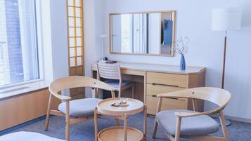 Superior Twin Room | In-room safe, iron/ironing board, free WiFi, bed sheets