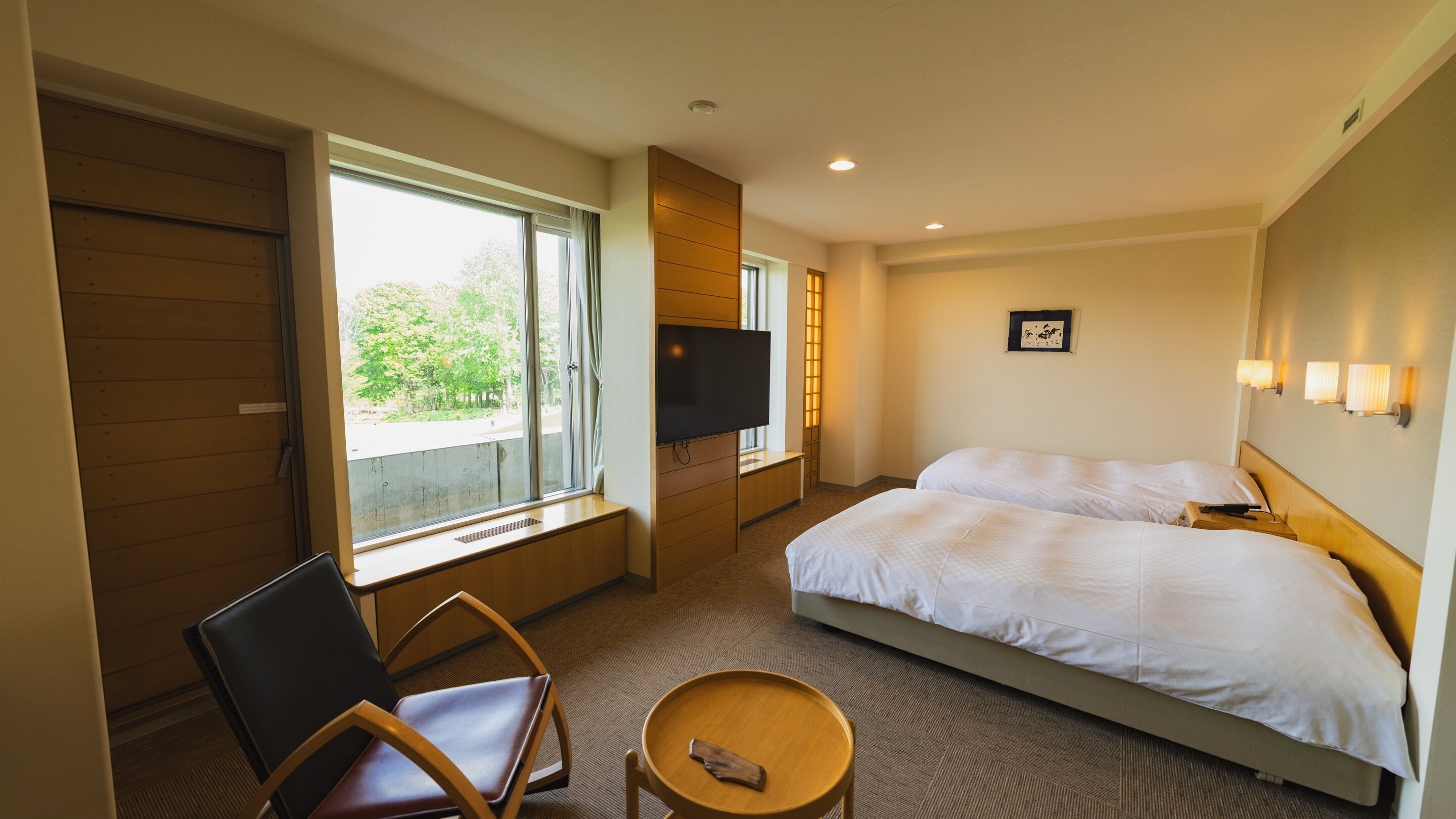 Habitación superior con 2 camas individuales | Vista al jardín