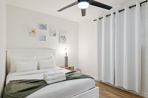4 bedrooms, desk, WiFi, bed sheets - The 4BD&1BA Tempe Nook (Tempe)