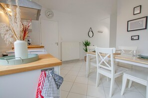 Microwave, high chair - La Bulle Champêtre - BALNOT SUR LAIGNES (BALNOT SUR LAIGNES)