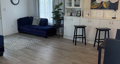 Peaceful 2-bedroom apartment in Piney Point-Budget friendly Pets welcomed