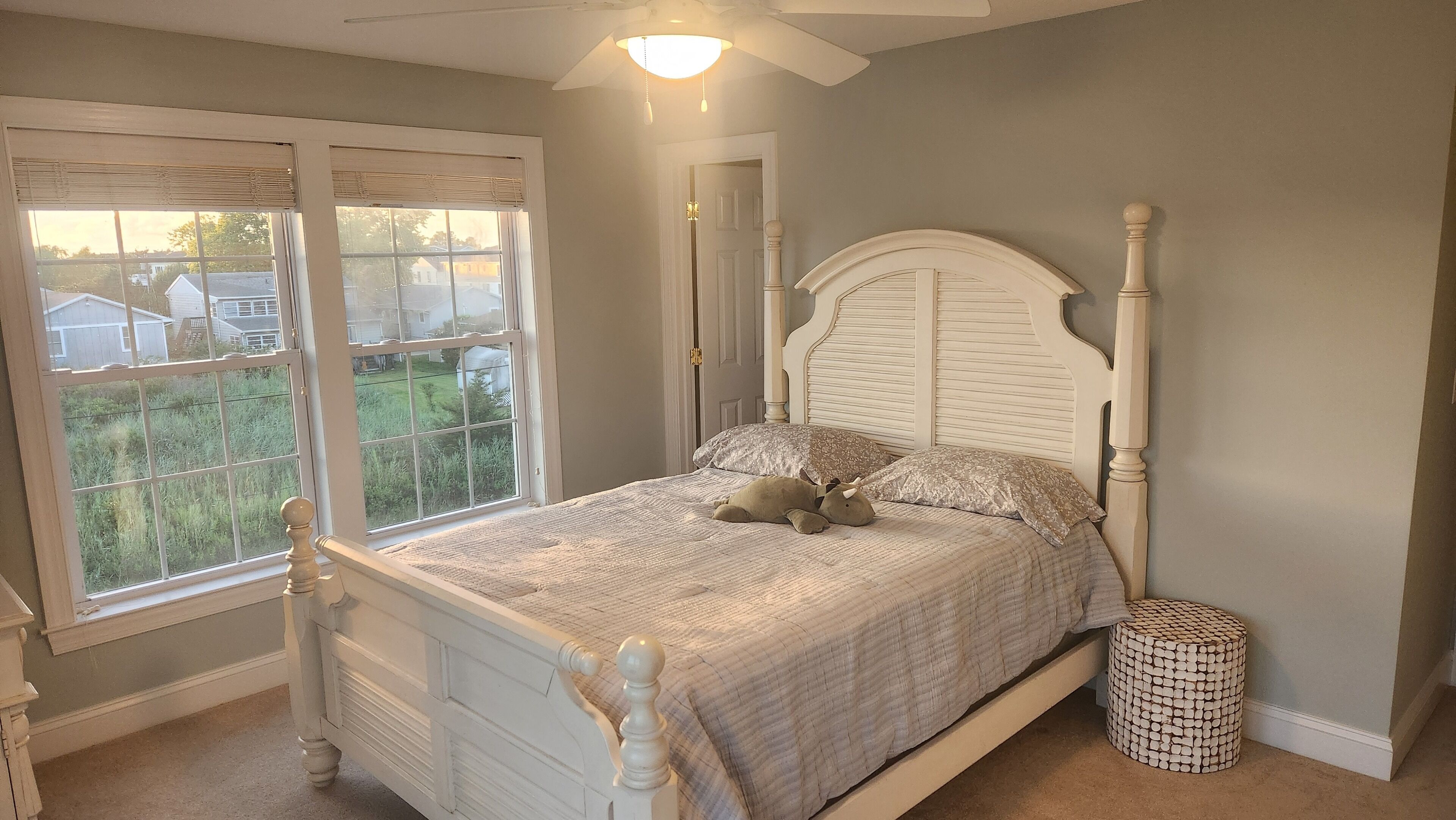 4 bedrooms, iron/ironing board, free WiFi