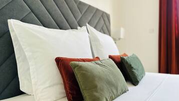 3 chambres, fer et planche Ă repasser, Wi-Fi, draps fournis