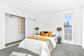 9 室のベッドルーム、WiFi、ベッドシーツ、車椅子でアクセスできる設備