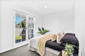 9 bedrooms, WiFi, bed sheets, wheelchair access