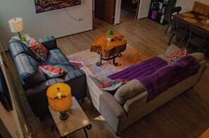 Télévision, cheminée