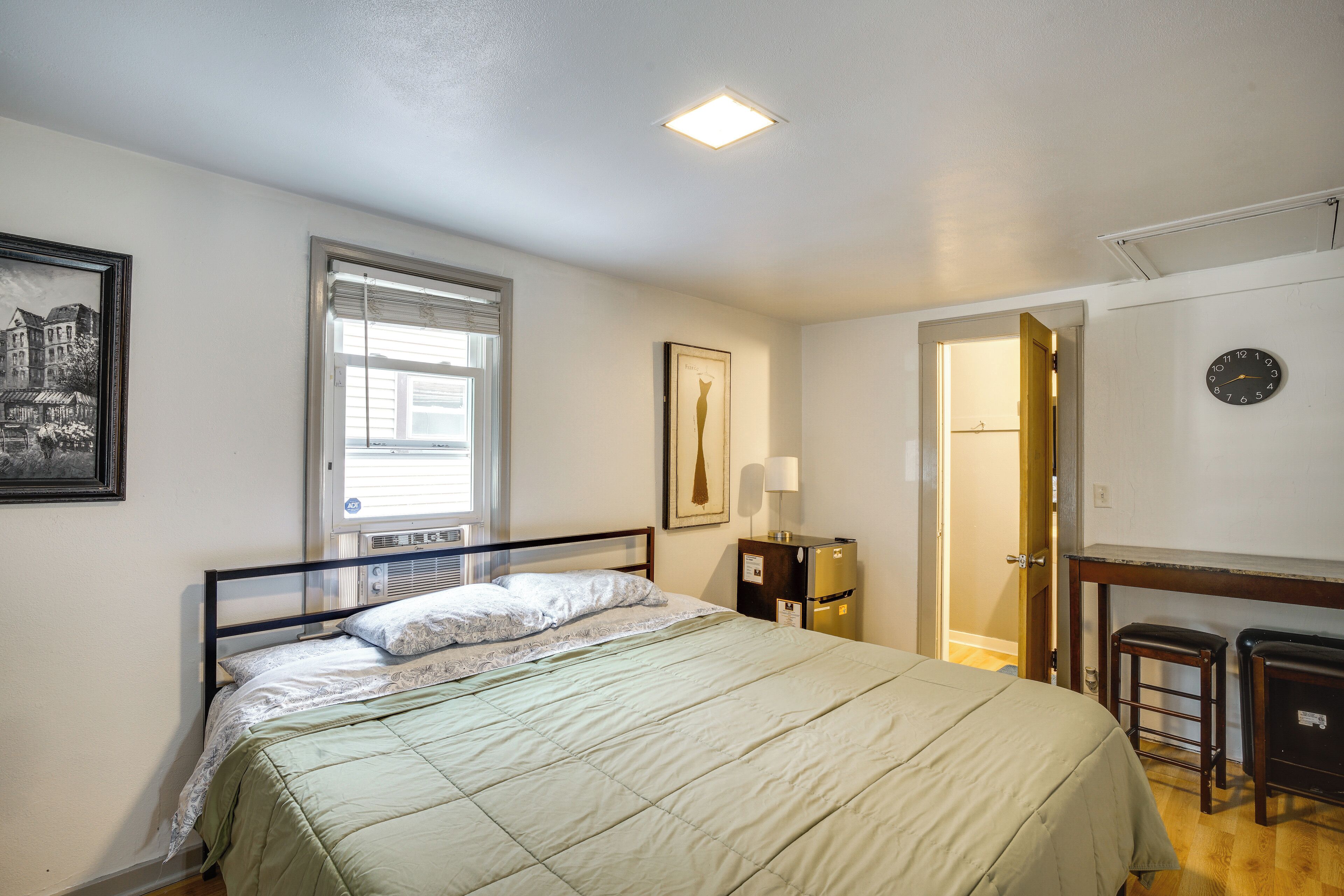 Apartment (0 Bedroom) | Interior