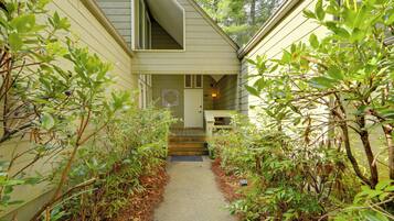 Apartment (0 Bedroom) | Front of property