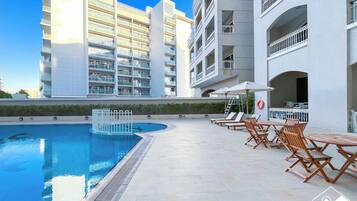 Apartment (0 Bedroom) | Outdoor pool