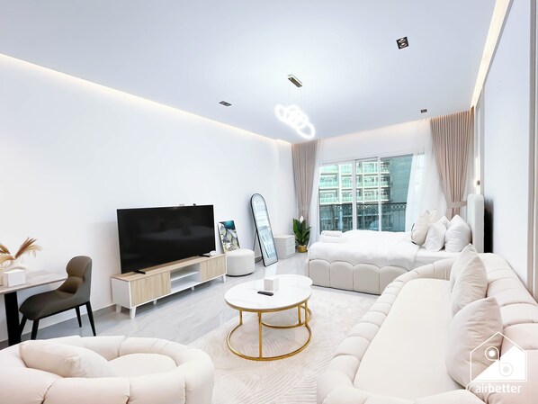 Apartment (0 Bedroom) | Front of property - Relaxing ST Getaway Balcony, Pool & Gym Access (Dubai)