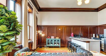 Modern Elegance: Timeless Crawfordsville Studio!