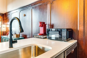 Apartment (0 Bedroom) | Interior