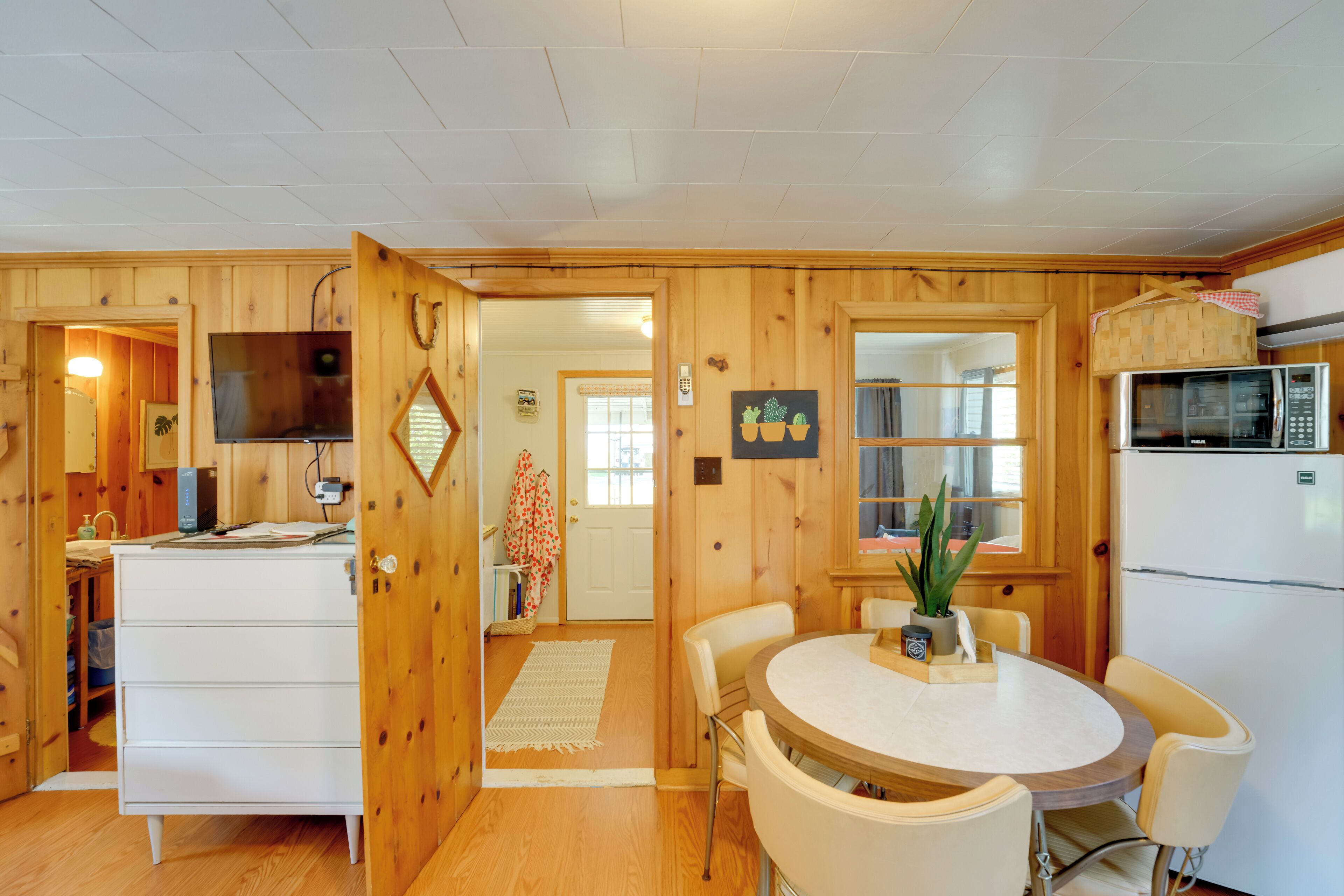 Apartment (0 Bedroom) | Interior