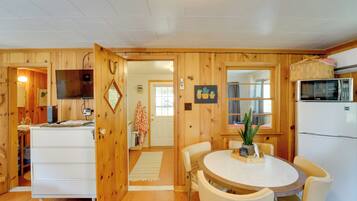 Apartment (0 Bedroom) | Interior