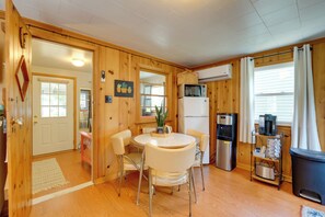 Apartment (0 Bedroom) | Interior