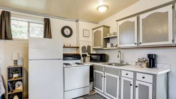 Apartment (0 Bedroom) | Interior