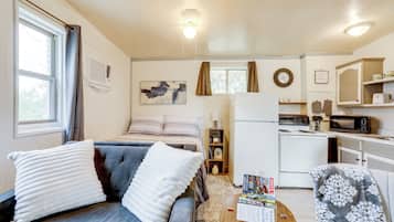 Apartment (0 Bedroom) | Interior