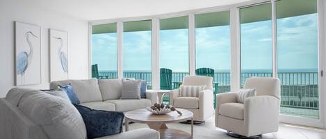 Älytelevisio, DVD-soitin, pöytätennispöytä