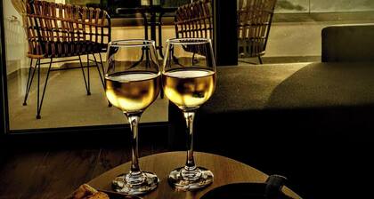 LefkoParga luxury Suites