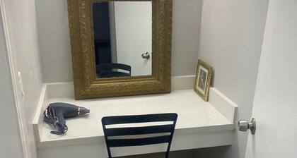 River House w/ King Beds 1.5 Acres by Jags Stadium