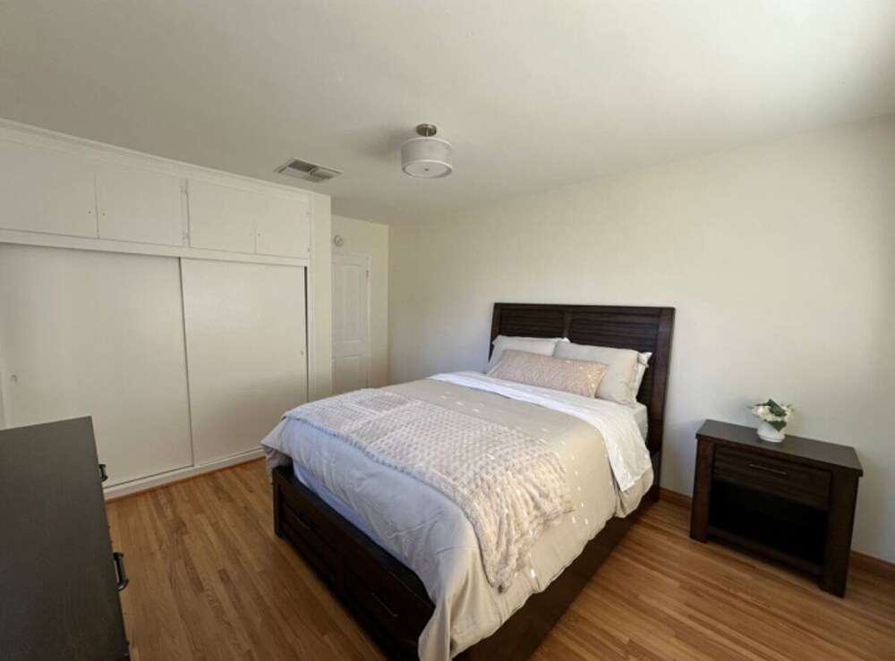 redlands-stay-near-university-downtown-dining-minutes-to-loma-linda