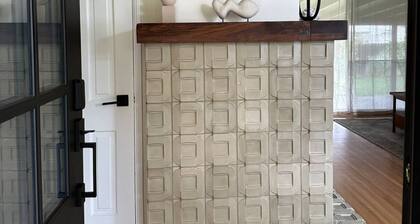 Redlands Stay Near University, Downtown Dining & Minutes to Loma Linda Hospitals