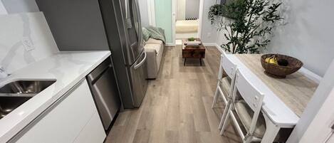 1 chambre, fer et planche à repasser, Wi-Fi gratuit, draps fournis