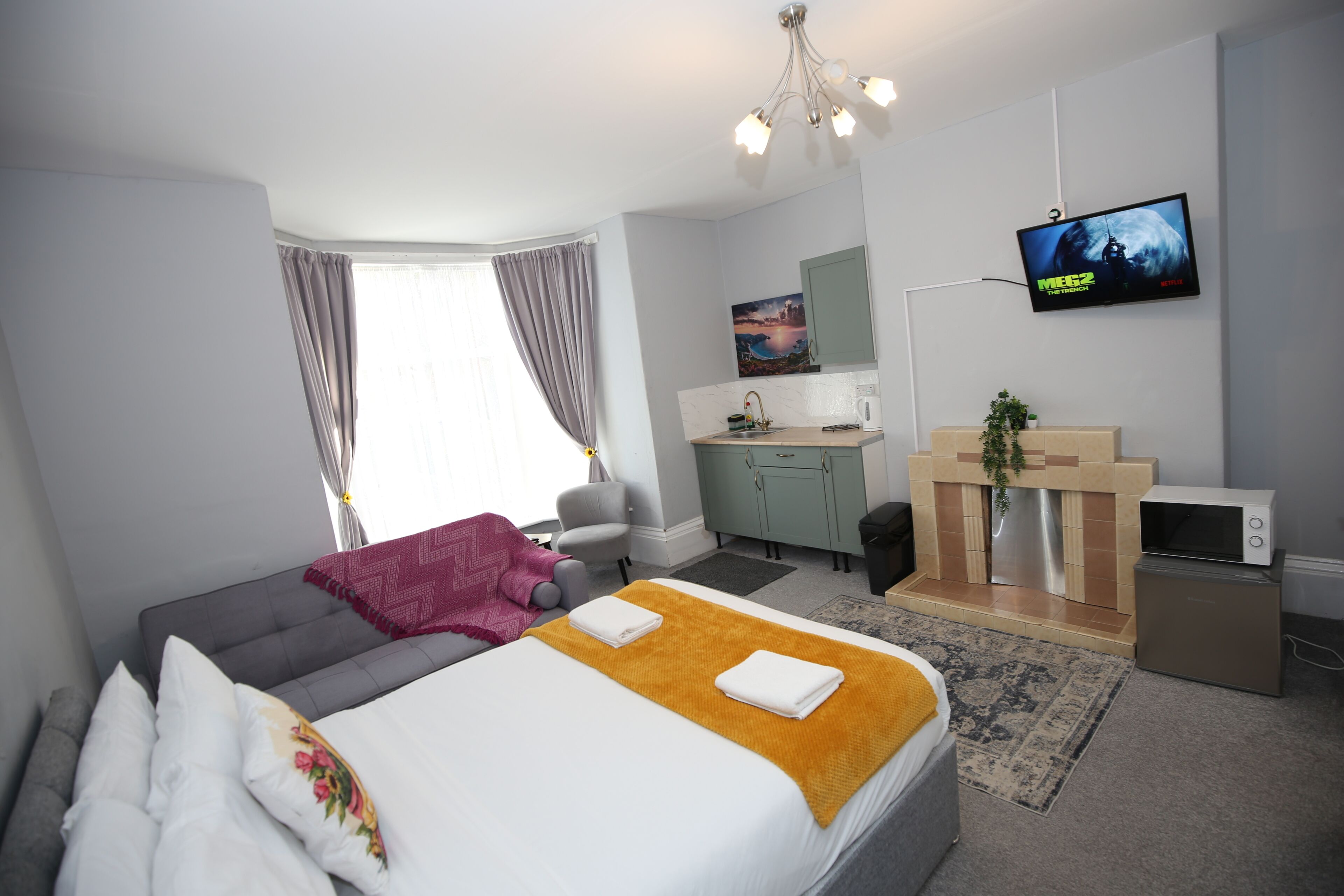 Deluxe Studio | Soundproofing, iron/ironing board, free WiFi