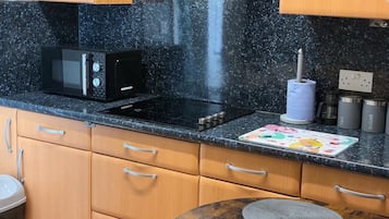 Classic Apartment, Courtyard View | Private kitchen