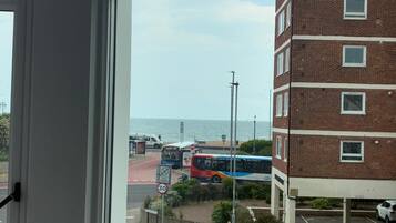 Superior-studio, osittainen merinäköala | Äänieristys, silitysrauta/-lauta, ilmainen Wi-Fi