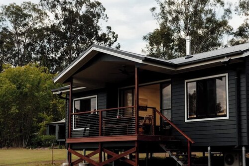 Tuckeroo Cottages - Rosella Cottage