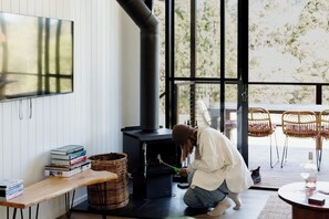 Interior - Tuckeroo Cottages - Rosella Cottage (Rathdowney)