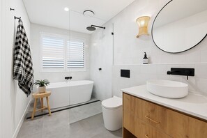 Hair dryer, towels - The Palms @ Scarborough (Scarborough)