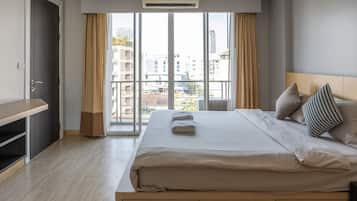 Family Double Room, City View | Desk, laptop workspace, free WiFi