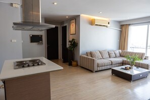 Desk, laptop workspace, free WiFi