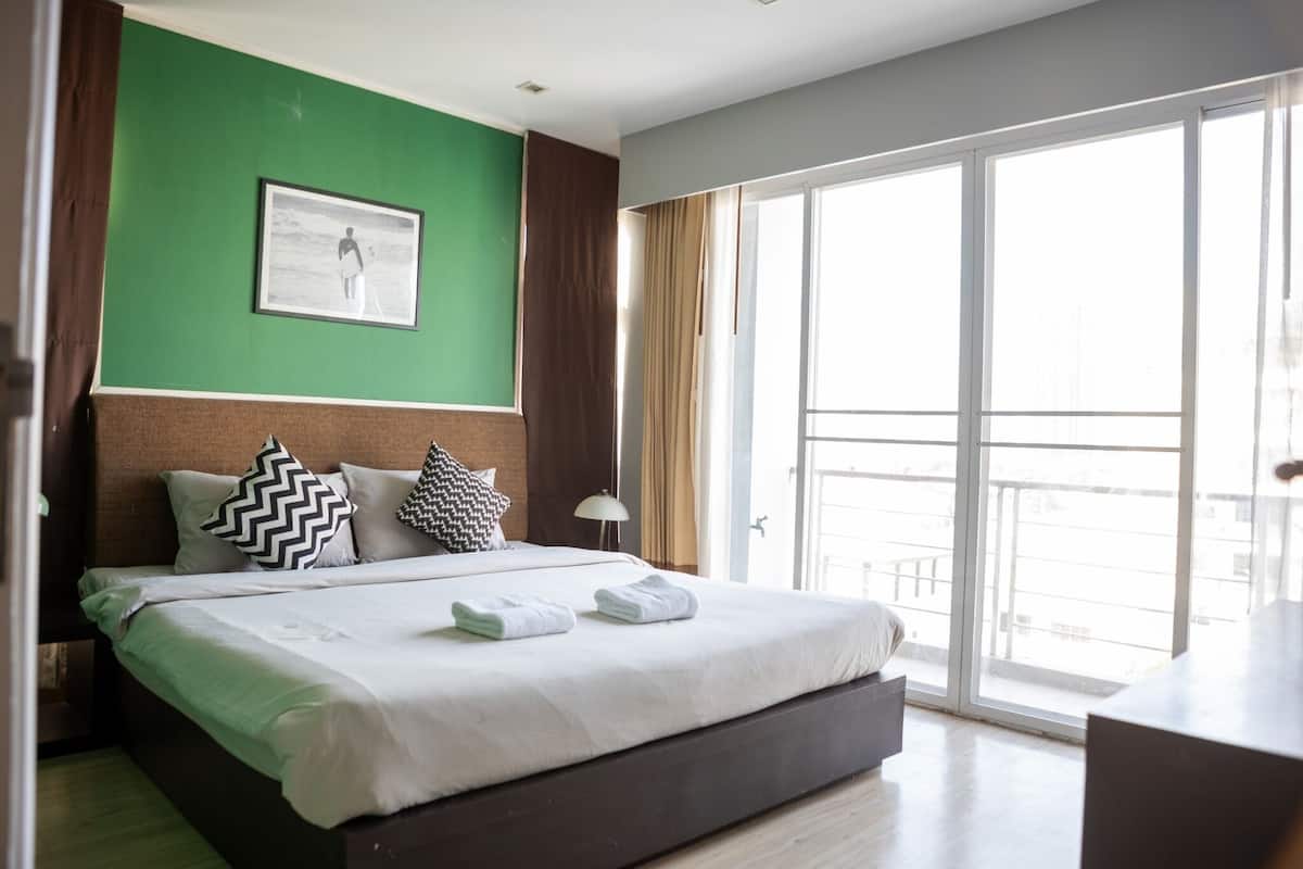Family Double Room, City View | Desk, laptop workspace, free WiFi