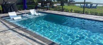 Pleasant camping on a private lakefront property on lake Griffin in Leesburg, FL