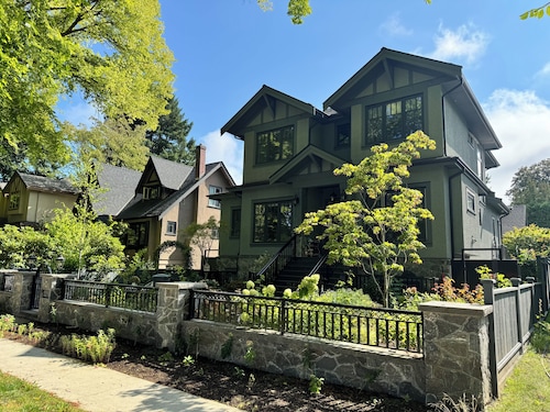 Carol’s garden home in the best community