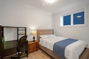 2 bedrooms, desk, iron/ironing board, free WiFi