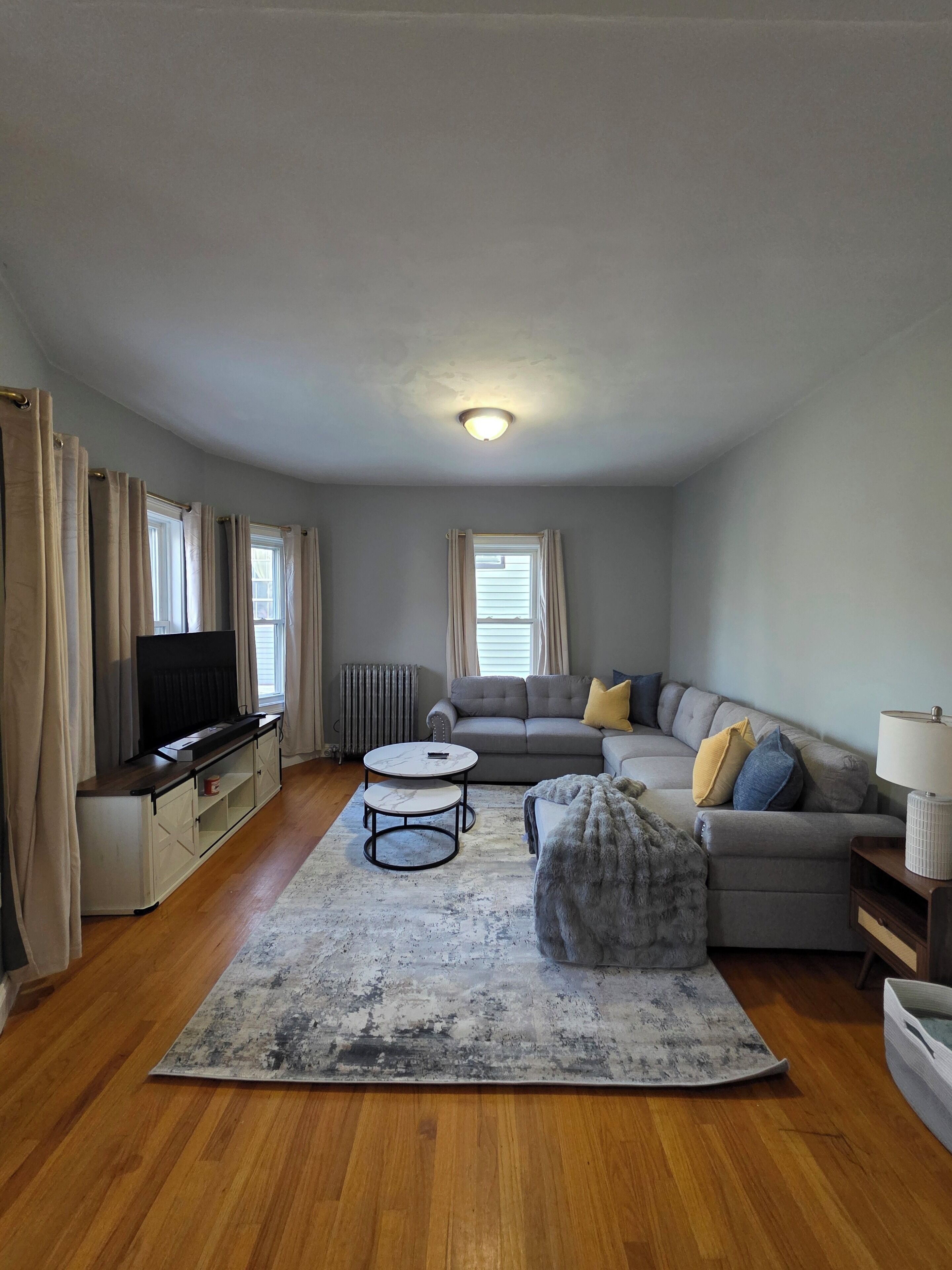 The Maverick Upstairs - Lux Apartment - Near Airport/downtown - New! - Salem, MA