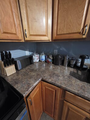 ميكروويف، فرن، موقد طهي مسطح، غسالة أطباق