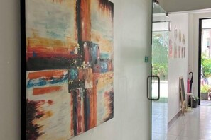 المنشأة من الداخل