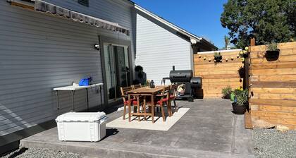 Charming 3-bedroom house in delightful Parker with AC