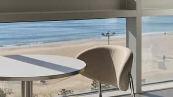 Deluxe Double Room, Beach View | Beach/ocean view