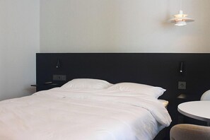 Phòng đôi Deluxe | Bàn, truy cập Internet không dây miễn phí 