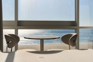 Desk, soundproofing, free WiFi - Covestay Haeundae (Busan)