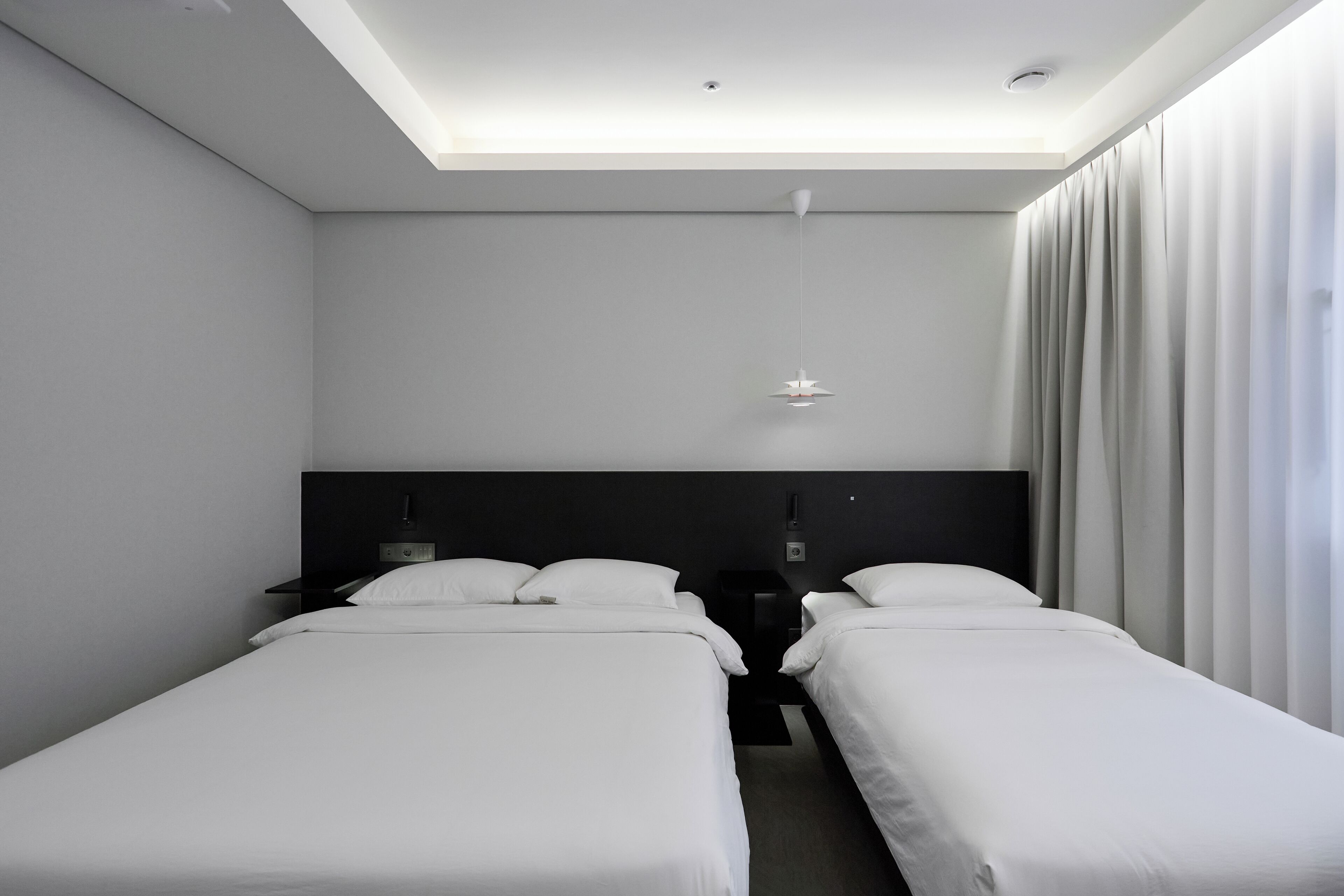 Habitación Deluxe con 2 camas individuales | Escritorio y wifi gratis