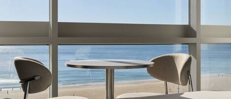 Quarto casal luxo, vista para a praia | Vista para praia/oceano