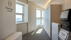 Khu tiếp khách ở sảnh