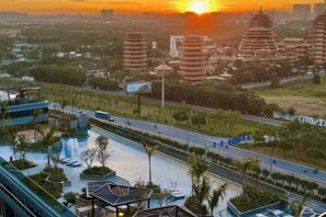 Pool - Lumiere Riverside - Best Luxury Condo Design D2 (Ho Chi Minh City)